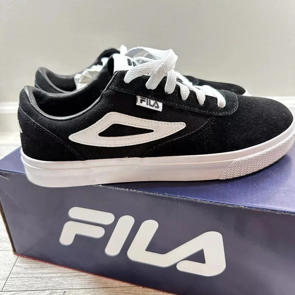 NWOB FILA Men's Boarder FX1 Casual Black Sneakers shoes lace up  Size US 7 - Picture 3 of 7